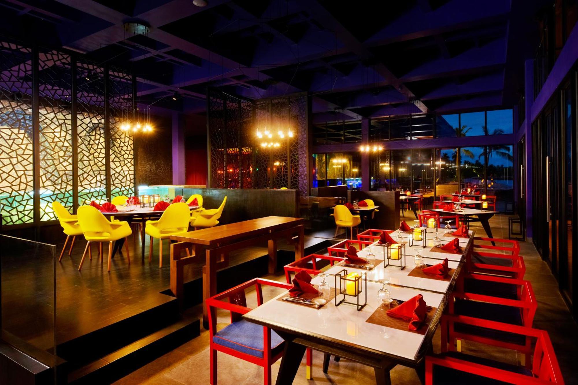 Kandima Maldives - 50 Percent Off On Return Domestic Flight Transfers On Stays 4 Nights Or More Between 01 Apr & 10 Oct 2025 Kudahuvadhoo Esterno foto The interior of the restaurant