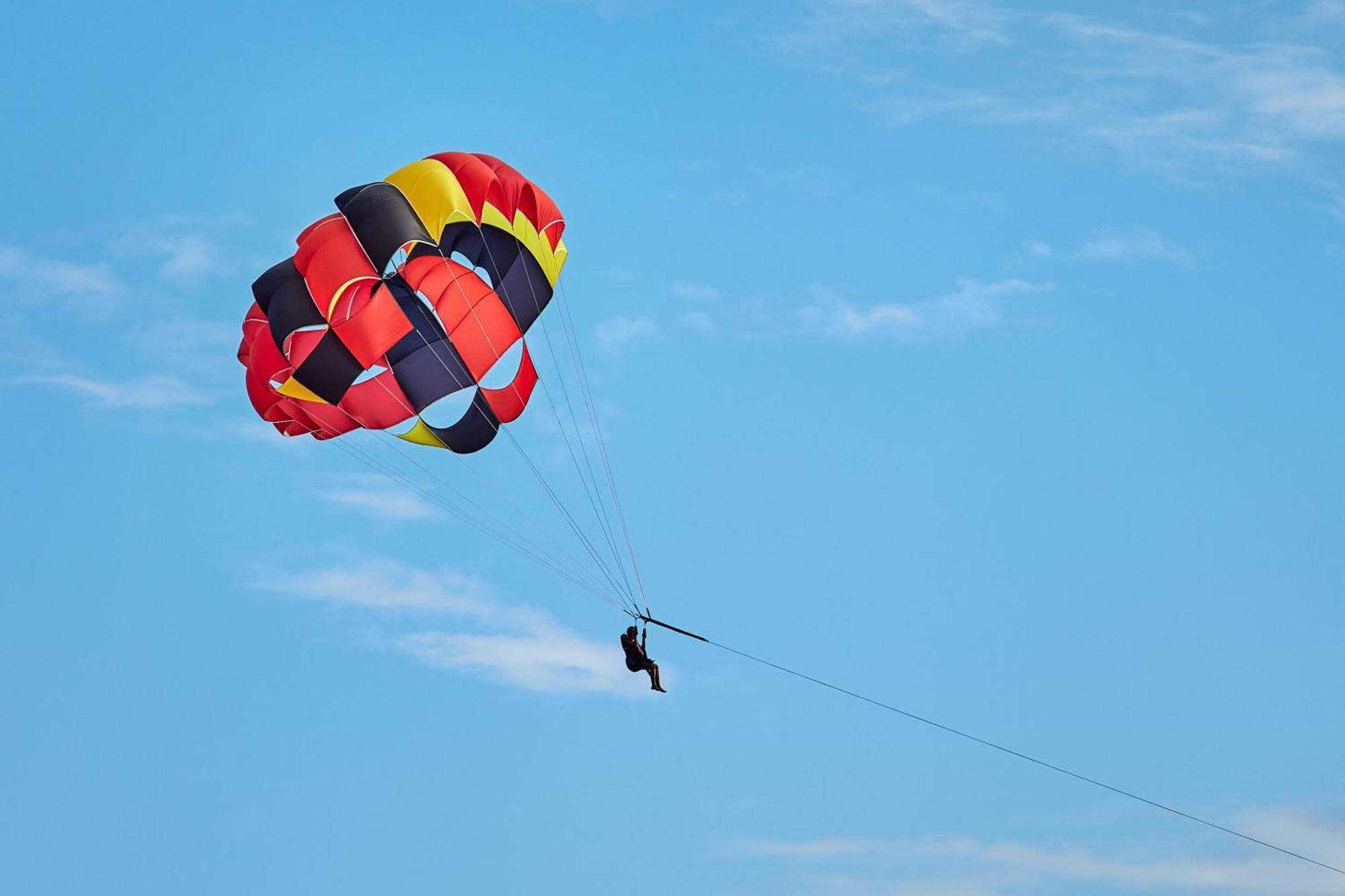 Kandima Maldives - 50 Percent Off On Return Domestic Flight Transfers On Stays 4 Nights Or More Between 01 Apr & 10 Oct 2025 Kudahuvadhoo Esterno foto Parasailing in Pattaya, Thailand
