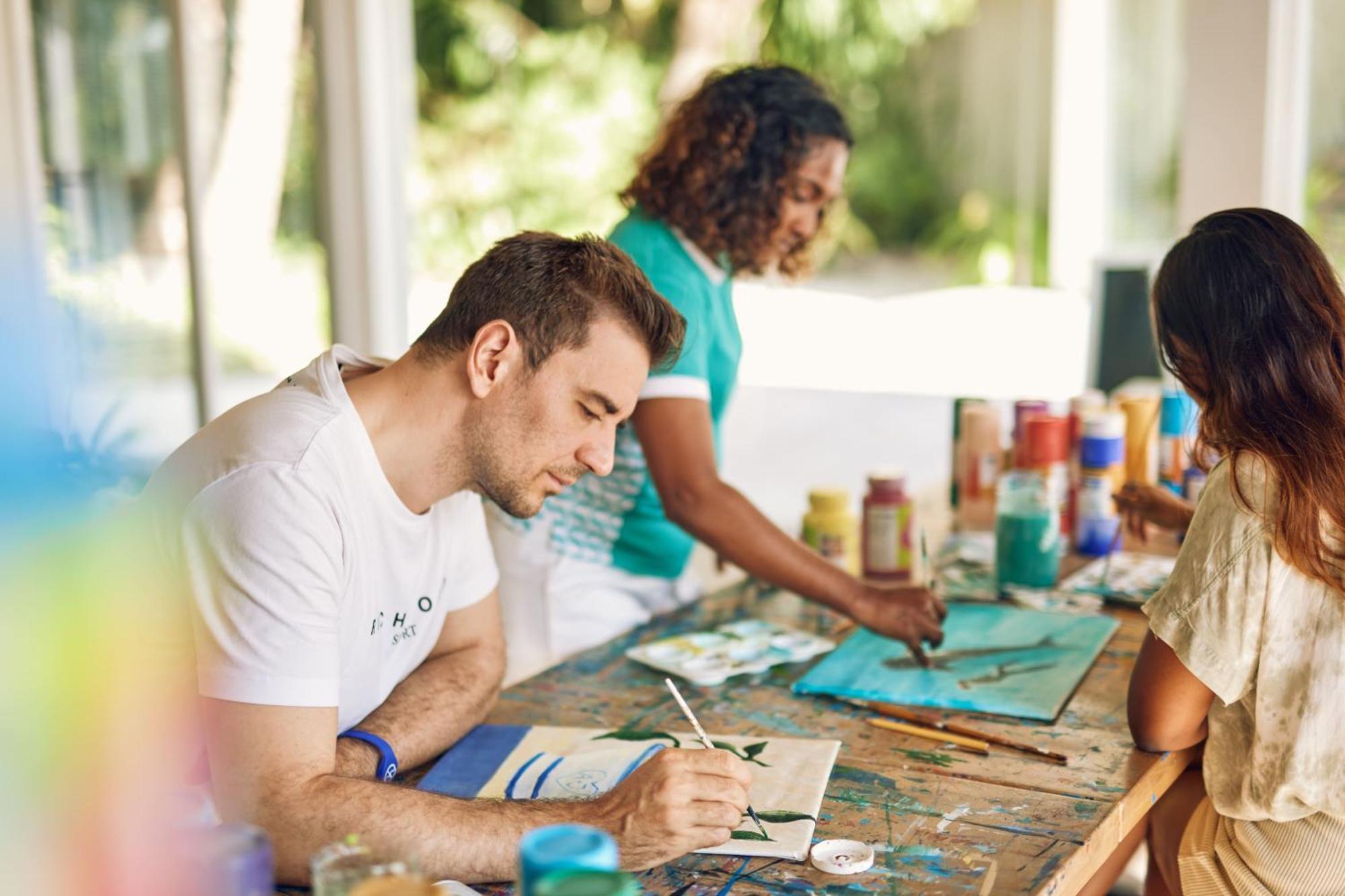 Kandima Maldives - 50 Percent Off On Return Domestic Flight Transfers On Stays 4 Nights Or More Between 01 Apr & 10 Oct 2025 Kudahuvadhoo Esterno foto Students working on a project at the University of Roehampton